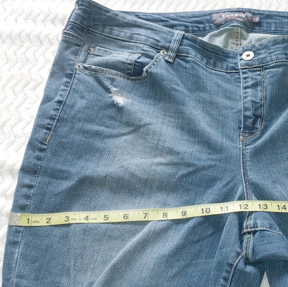 TORRID JEANS 24 Pre- Owned - Picture 12 of 16